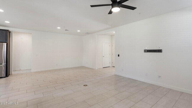 Building Photo - 13204 W Via Dona Rd