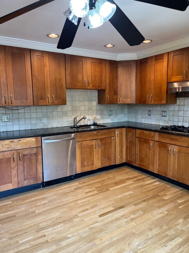 Building Photo - 3601 N Oaks Blvd