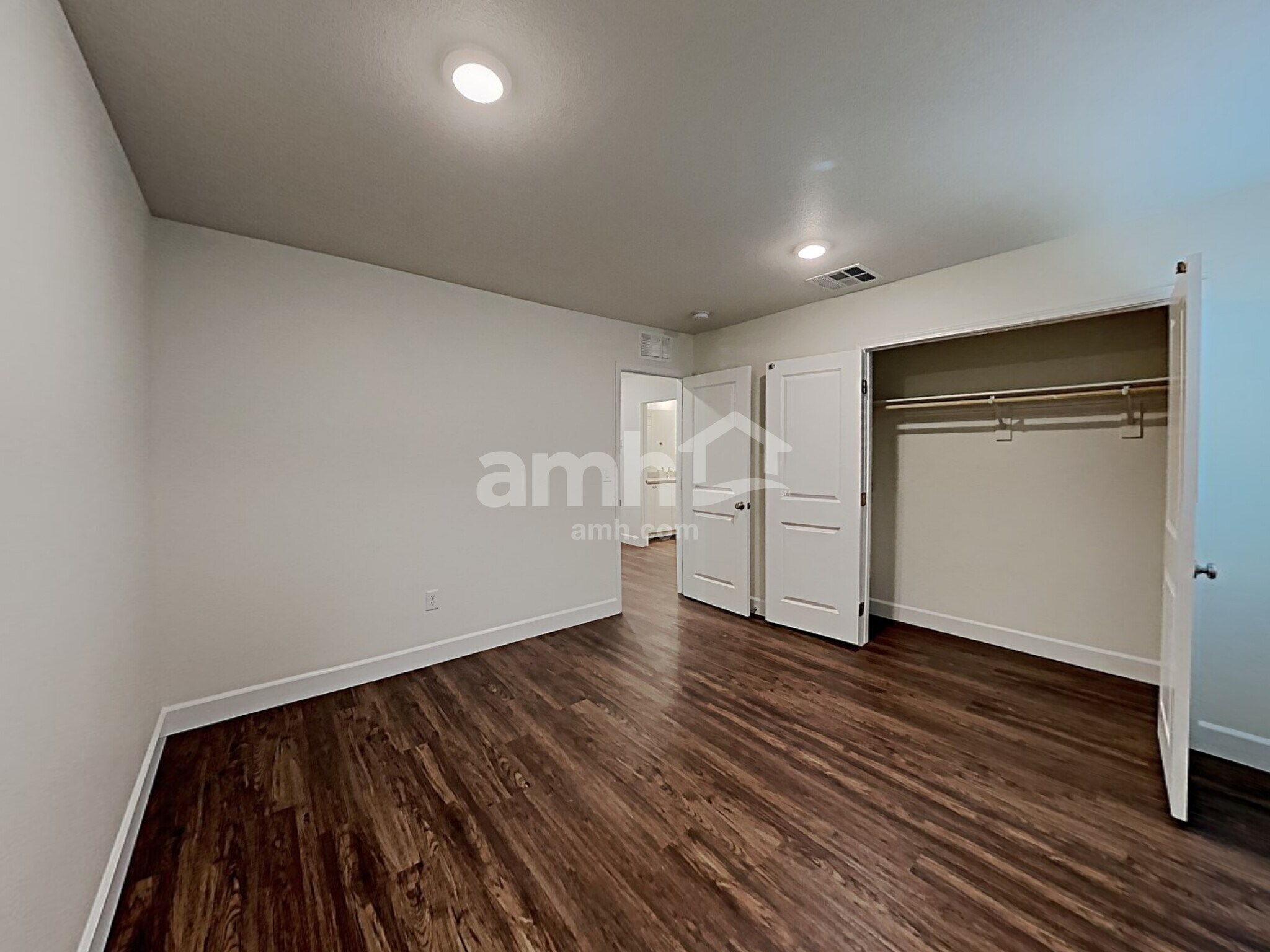 Building Photo - 2013 Reaves Wy