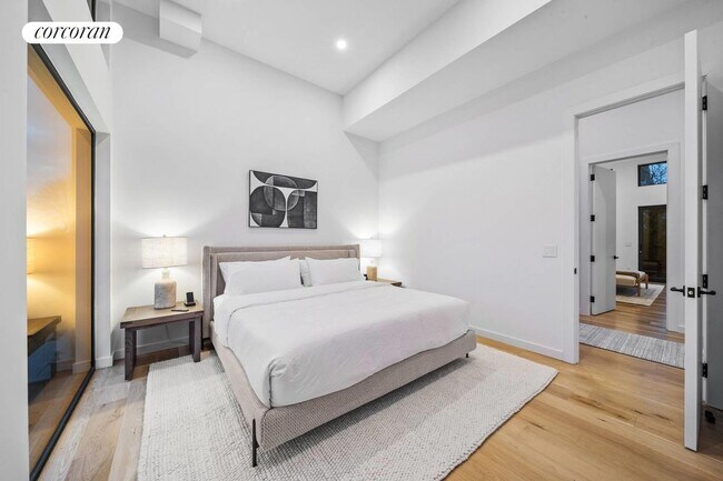 Building Photo - 21 S Edin St