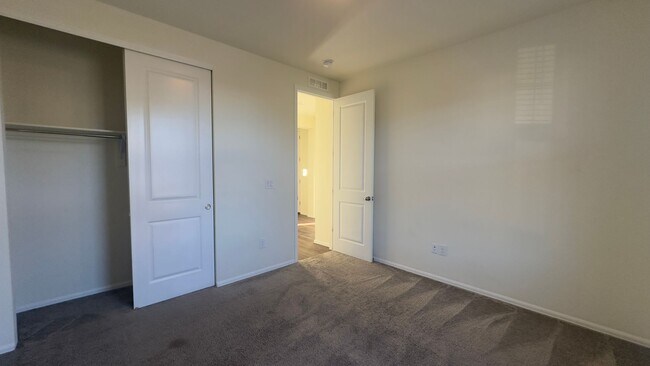 Building Photo - Great House In Fort Collins.  FALL LEASE SPECIAL! - $1000 off your 1st months rent!