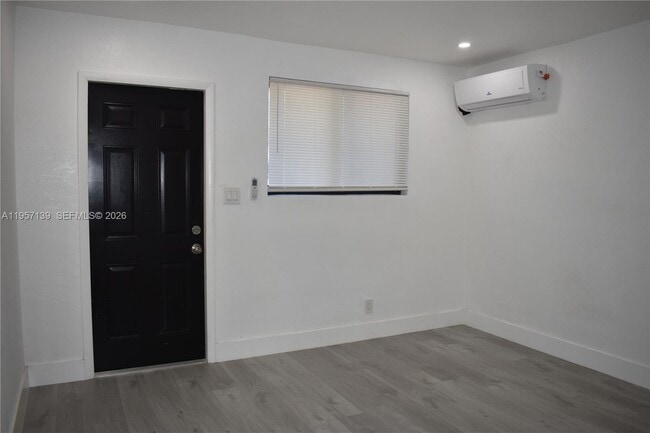 Building Photo - 900 NW 8th Ave