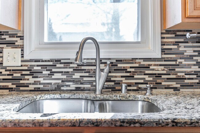 Building Photo - 2021 Allegheny Way