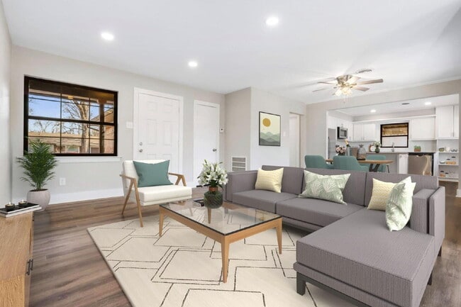 Building Photo - "Fully Remodeled 3-Bedroom Oasis with 2.5 ...
