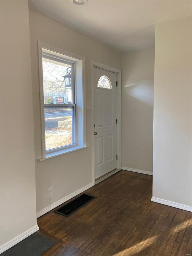 Primary Photo - Fantastic 1bd/2ba home! Coming soon!