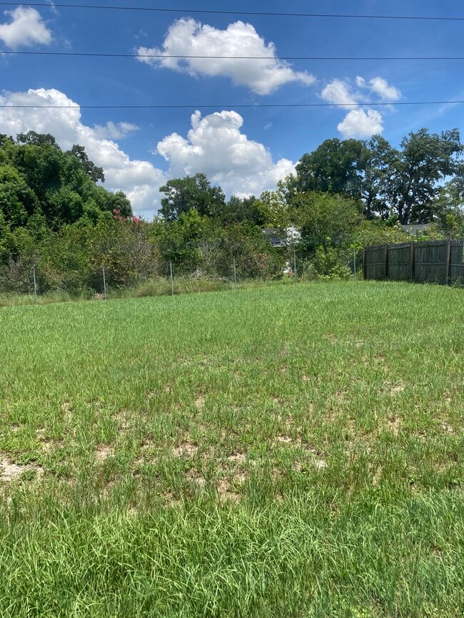 Building Photo - 867 Lake Jackson Cir