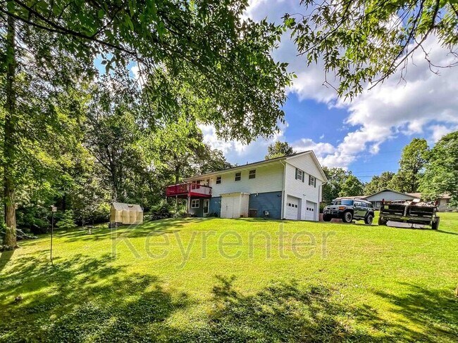 Building Photo - 830 Gondola Dr