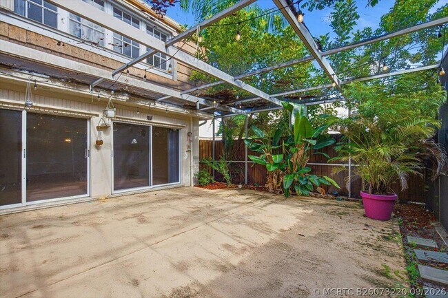Building Photo - 11635 Ficus St