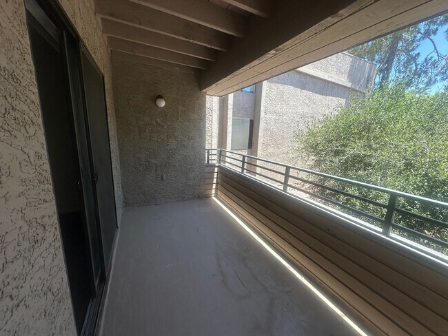 Building Photo - 2 Bed 2 Bath Condo in Old Town Scottsdale