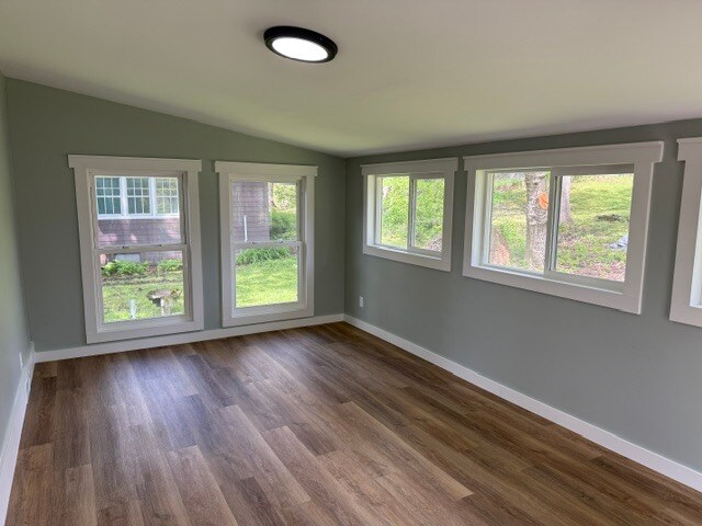Building Photo - 805 Woodland Terrace
