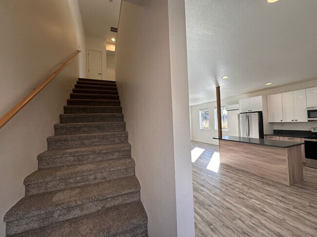 Building Photo - 20611 Independence Way