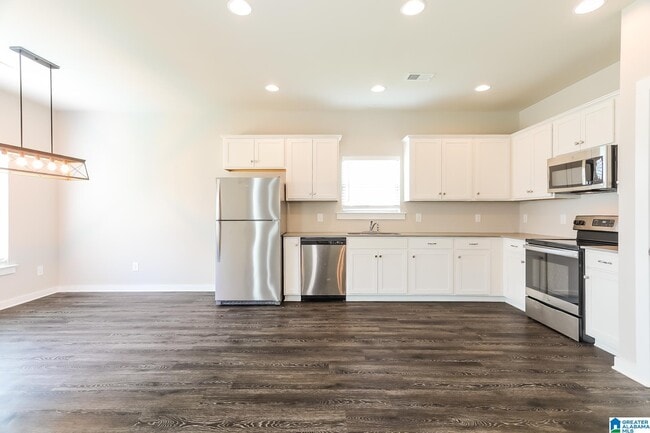 Building Photo - 135 Wolf Ln