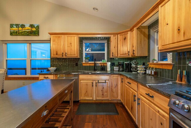 Building Photo - 629 Cherry Hill Dr