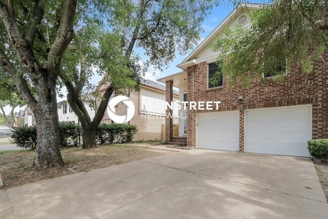 Building Photo - 3 Bedroom Pet-Friendly Home in Duncanville, TX with Main Street Renewal