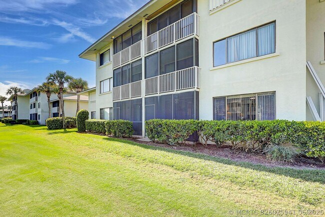 Building Photo - 2400 S Ocean Dr