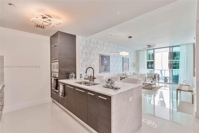 Building Photo - 900 Biscayne Blvd