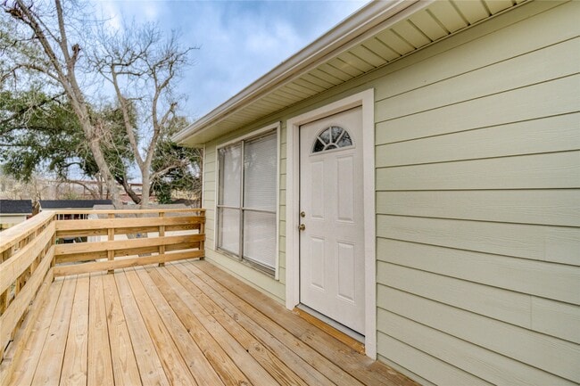 Building Photo - 6603 Narcissus St