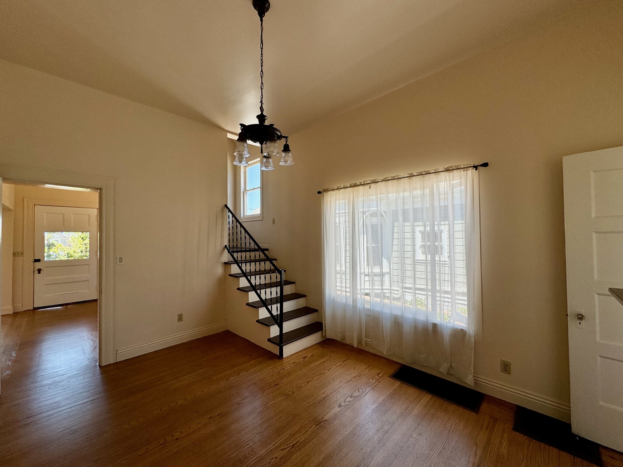 Dining Room - 1910 Union St