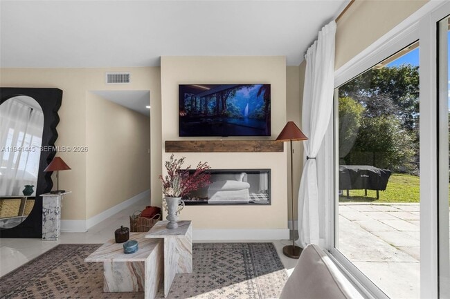 Building Photo - 10750 SW 43rd Ln