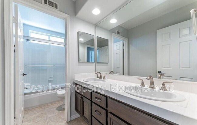 Building Photo - 5184 Churchwood Dr