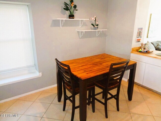 Building Photo - 11353 Loma Linda Cir