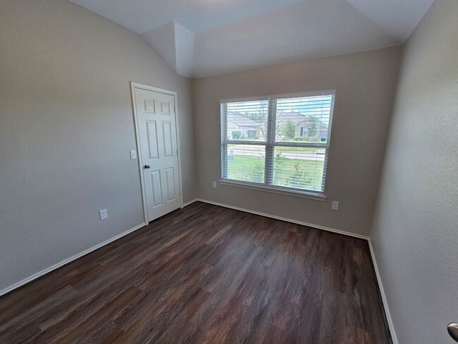 Building Photo - 20714 Southern Wds Blvd