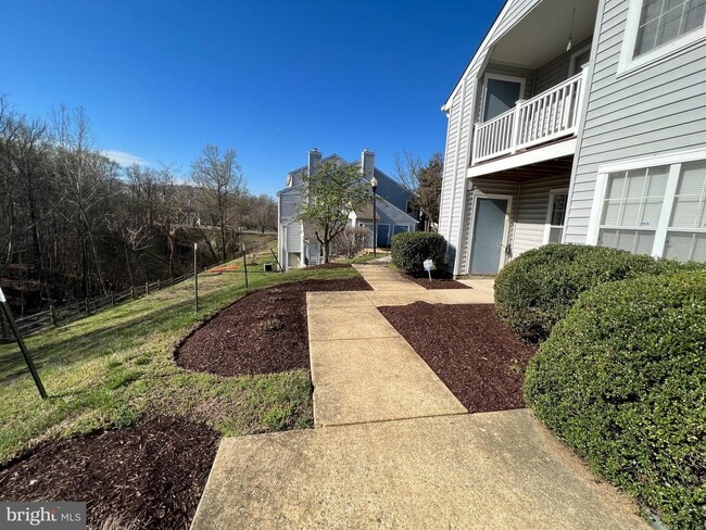 Building Photo - 8720 Grasmere Ct