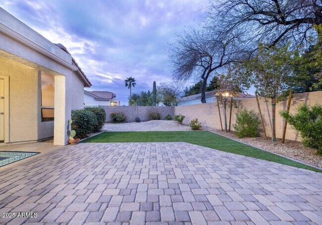 Building Photo - 6546 W Tonopah Dr