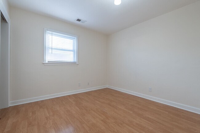 Building Photo - MOVE IN READY 4-bedroom Ranch home nestled in the Heart of Norfolk!