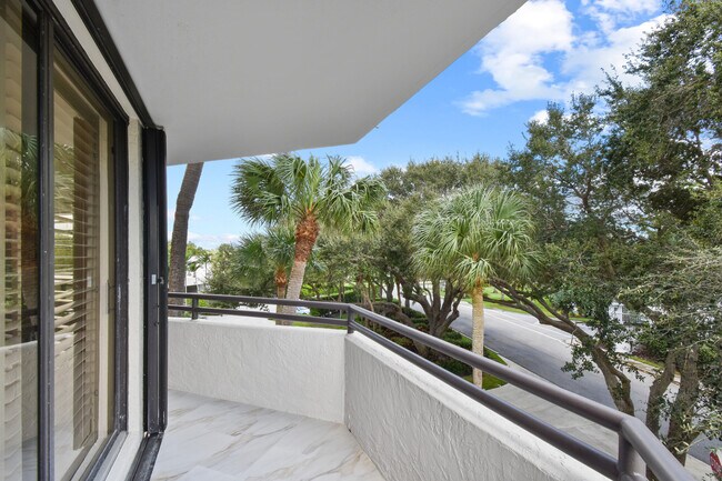 Building Photo - 3322 Casseekey Island Rd