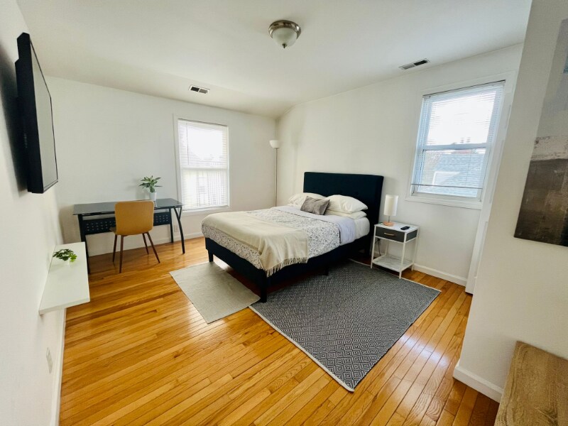 Building Photo - 11 Duer Pl