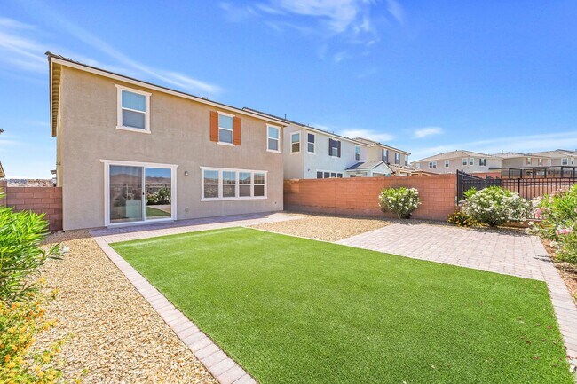 Building Photo - Modern Open-Concept Home with Loft & Designer Finishes in Inspirada!