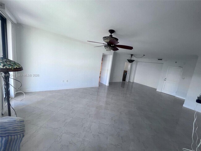 Building Photo - 10185 Collins Ave