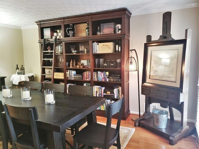 Building Photo - 5216 Willow Point Pkwy