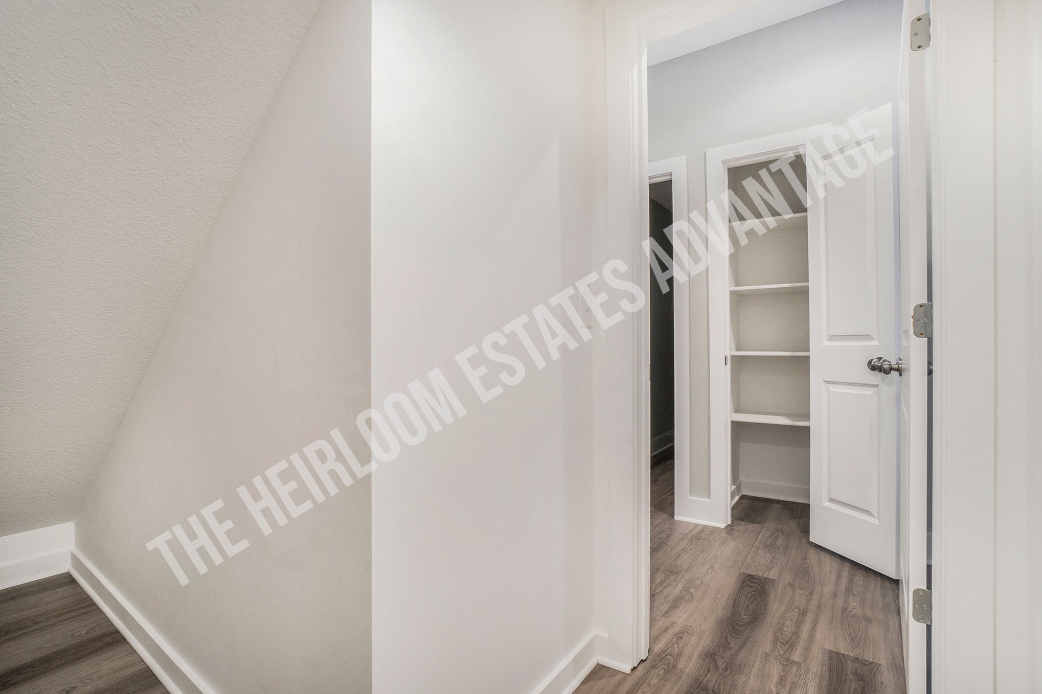 Building Photo - 341 N 5th Ter