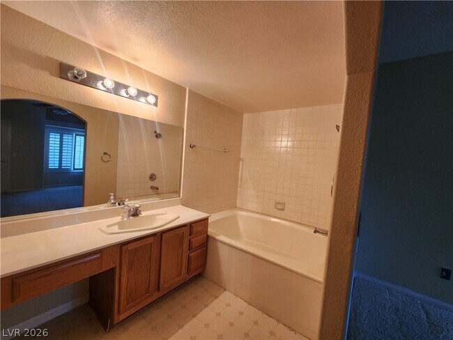 Building Photo - 509 Indian Bluff St