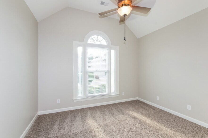 Building Photo - 9424 Arborview Ct