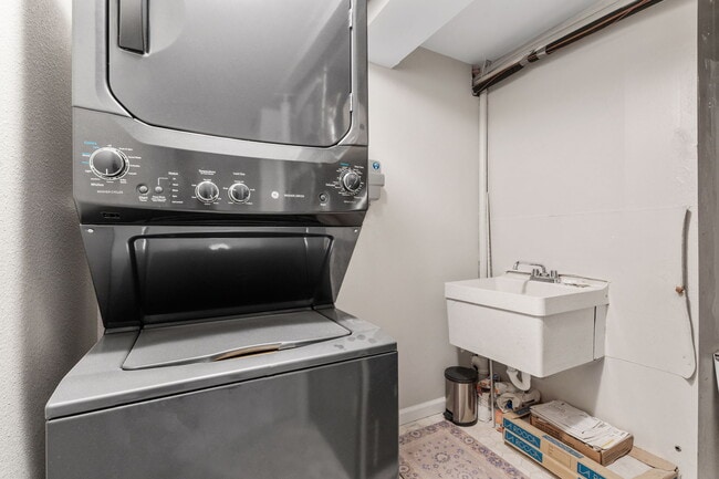 Building Photo - 4875 Garden Trail