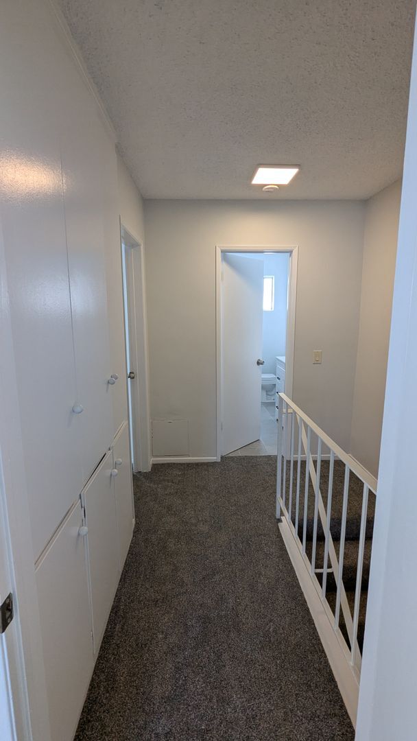 Building Photo - Beautifully Remodeled 2 Bed 1.5 Bath Santa...