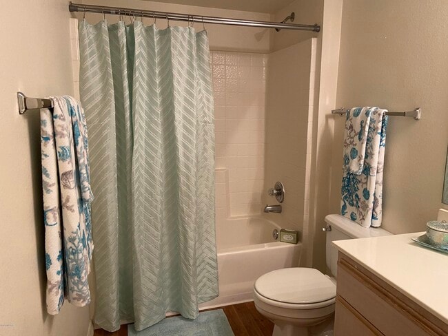 Building Photo - 5751 N Kolb Rd