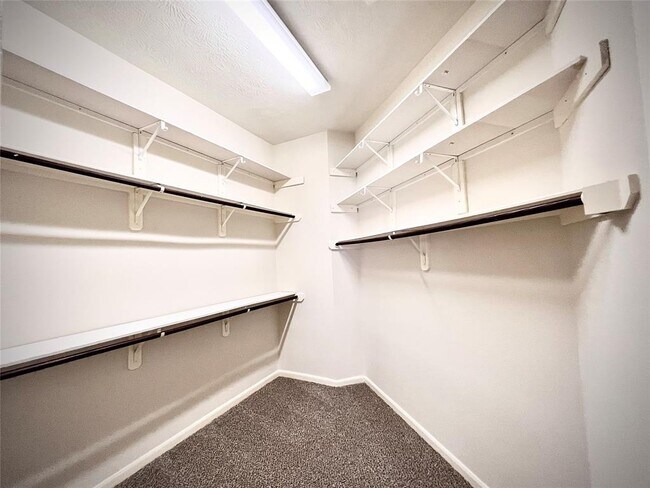 Building Photo - 6718 Glenkirk Pl