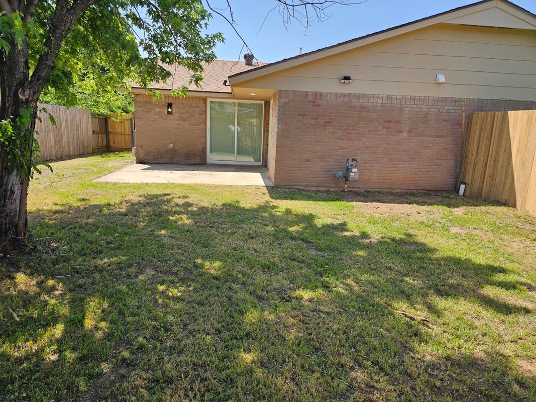 Building Photo - 8606 Brookline Ave