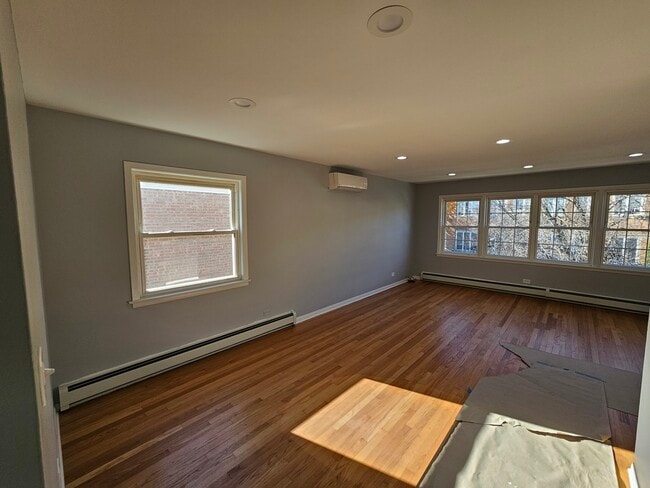 Building Photo - 2909 N Austin Ave