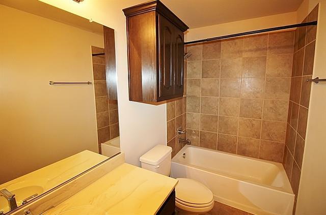 Building Photo - 110 White Oak Ln