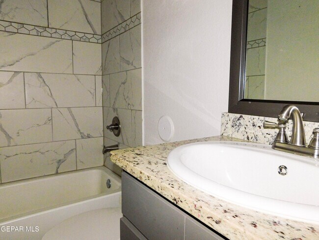 Building Photo - 13849 Sky Harbor Ave