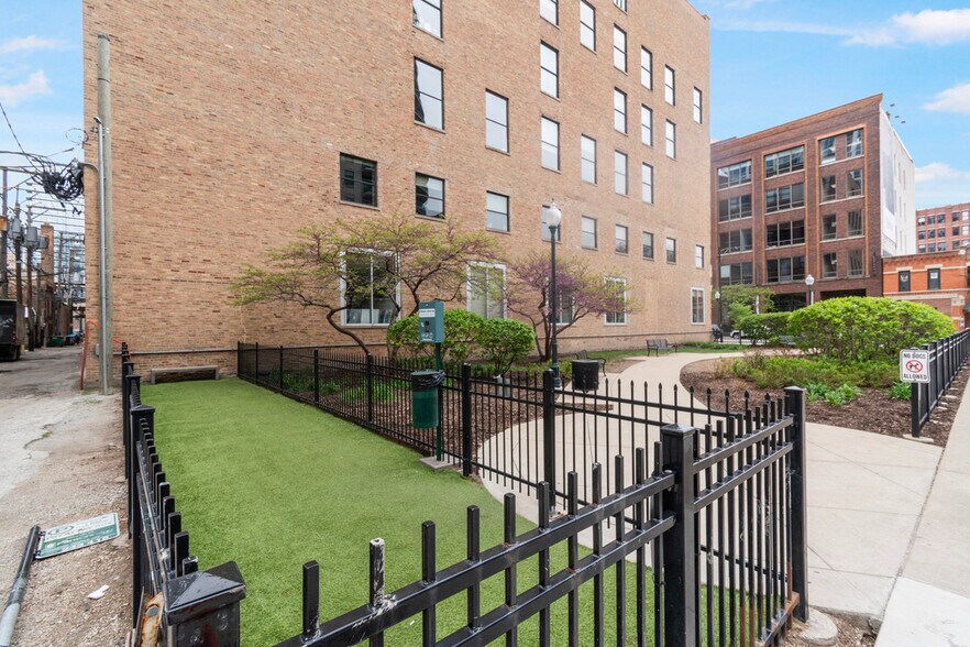 Building Photo - 757 N Orleans St