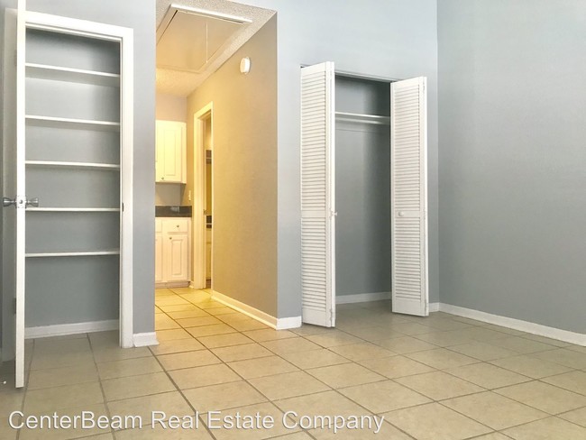 Building Photo - Villa Pines