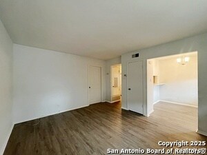 Building Photo - 311 E San Antonio Ave