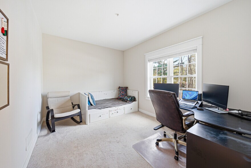 Building Photo - 182 Main St