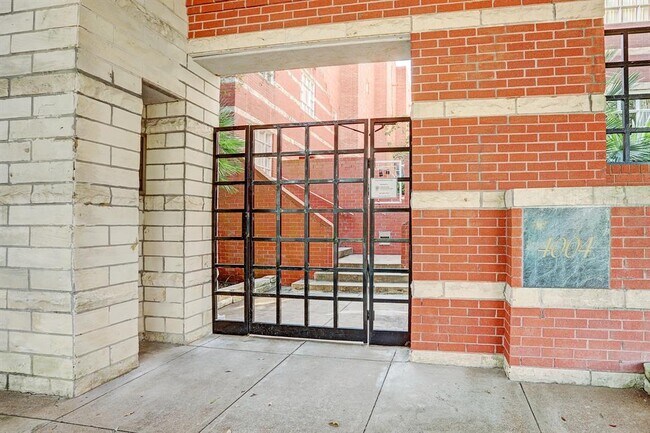 Building Photo - 4004 Montrose Blvd